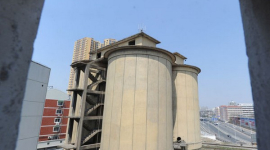 Життя в цехах цементного заводу в Китаї