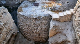 8-тисячолітня кам'яна башта стародавнього міста Єрихон