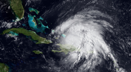 У США вирує потужний ураган Ірен 