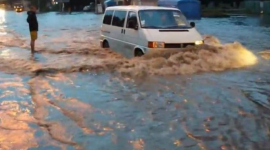 Дощ перетворив вулиці Вінниці на річки