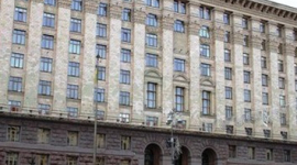 Кияни принесли Попову 334 тисячі підписів «за референдум»
