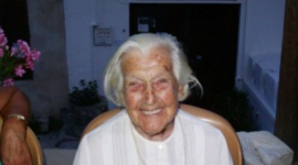 104-летняя британка стала самой старой парашютисткой в мире