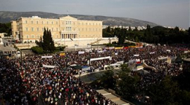 Греки протестуют против введения жестких экономических мер