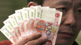 Портовые рабочие бастуют из-за невыплаты зарплаты 