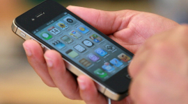 Смартфоны Apple iPhone 4S раскупили за 3 дня в Украине