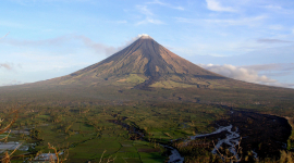 Внаслідок виверження вулкана на Філіппінах загинуло п'ятеро альпіністів