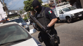 Контрабандисты застрелили в аэропорту Мехико трех полицейских