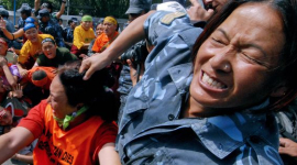 Полиция разогнала демонстрацию тибетских активистов (Фотообзор)