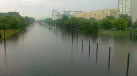 Вулиці Варшави перетворилися в річки