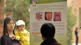 Пекінська влада підтвердила смерть першої дитини від кишкового вірусу