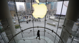 Китайська влада тисне на Apple