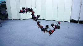 В Японии создали летающего робота, который может трансформироваться в воздухе