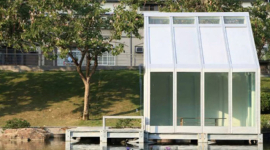 Изобретатель придумал окна, заполненные водой, которые экономят энергию в доме