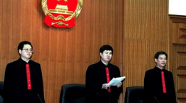 Суд пришел в ужас от присутствия адвоката 