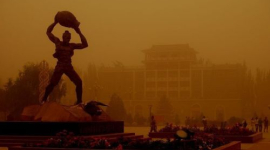 Песчаная буря разразилась в Центральном Китае. Фотообзор