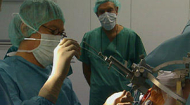 Швейцарские хирурги оперируют мозг, не вскрывая череп
