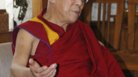 Посетить, пострадавшие от тайфуна Моракот, районы Тайваня получил приглашение Далай-Лама