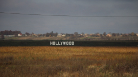 Украинец соорудил в своём селе голливудскую горку