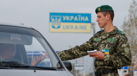 Украинских пограничников обвиняют в произволе на крымской границе