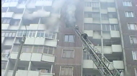 В результате взрыва в многоэтажке пострадали мужчина и ребёнок