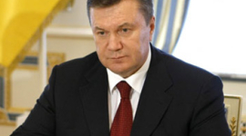 Янукович согласовывает состав Кабмина с Кремлём - оппозиция