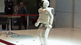 Усовершенствованный робот от Honda: человекоподобный и грациозный