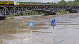 Европу заливают проливные дожди. В Варшаве наводнение затопило станции метро. Фоторепортаж 