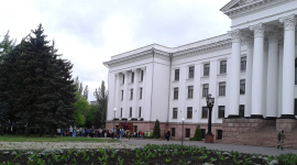 Жители Донбасса становятся в очереди на выезд в Россию
