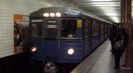 Метрополитен будет бороться с самоубийцами. Штрафами за порчу имущества