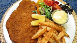 Каждое воскресенье в Schnitzel Haus Вам предложат 25% скидку на все шницели и бесплатно угостят бокалом пива.