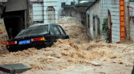 Ещё 10 человек погибло во время наводнения на юго-западе Китая. ФОТО