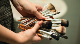 Очистка кисточек для макияжа без едких химических веществ — несколько способов