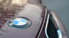 "Клейка и клепка": новый метод ремонта кузова BMW