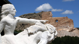 Пам'ятник Шаленому Коневі вже більше 70 років висікається у штаті Південна Дакота. ФОТОрепортаж