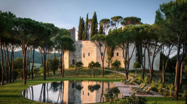 В Италии появился новый отель Castello di Reschio, находящийся в старинном замке. ФОТОрепортаж