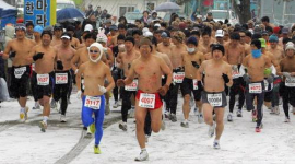 Корейцы устроили марафон в честь снежного фестиваля (фотообзор)