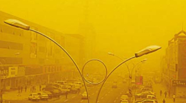 Сильные пылевые вихри прошли в 10 китайских провинциях (фотообзор)