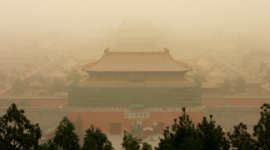 Сильные пылевые бури начались в Китае после окончания правительственной сессии (фото)