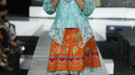 Презентация коллекции от Wiwi Waskat на Неделе моды 2010 в Джакарте