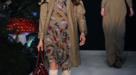 Показ коллекции сумок Mulberry на Неделе моды в Лондоне