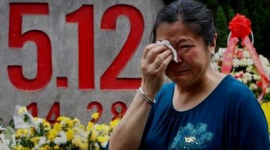Годовщина разрушительного землетрясения в Китае. Родители скорбят по своим детям