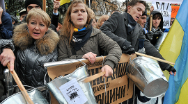 Підприємці знову пікетують Раду і вимагають справедливості