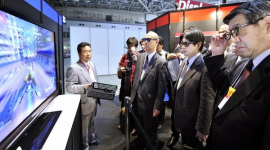 Фотообзор: В Токио проходит Международная выставка плоских телевизоров