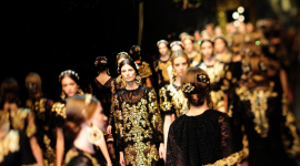 Dolce & Gabbana представили коллекцию в стиле романтического барокко