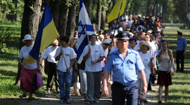 Німці в Бабиному Яру просили вибачення за вбитих євреїв. Фоторепортаж