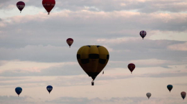 Воздушные шары взлетают в небо над Англией 