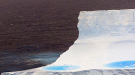 Фотоогляд: Айсберг – глиба оманливого спокою