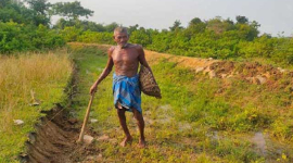 Індієць 30 років рив прохід до джерела, щоб дати воду односельцям