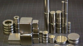 Поиск металлического профиля за гипсокартоном с помощью магнита