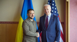 Белый дом заявил, что США направляют в Украину меньшие военные пакеты из-за бездействия Конгресса